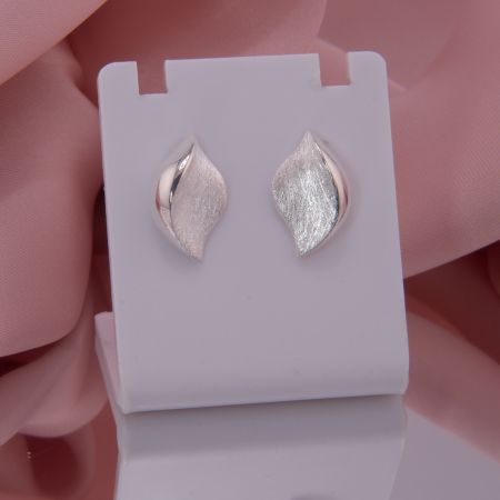 Silber Ohrstecker geschwungen